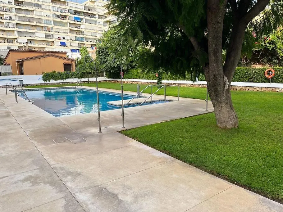 Large Terrace Beach-Side Appart location
